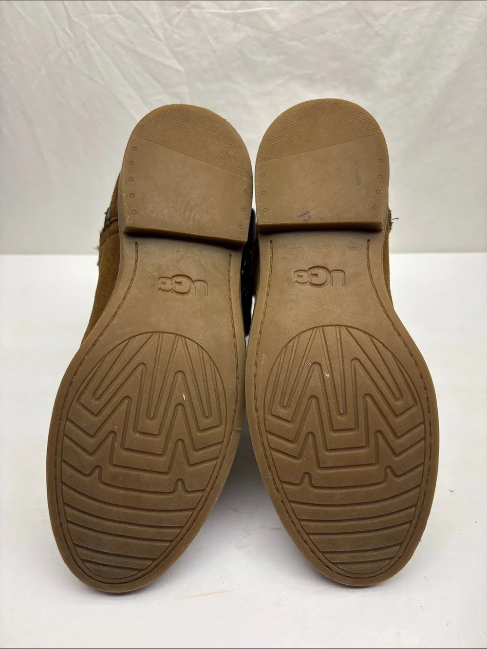 UGG now boots for big girl SZ 4, box 15